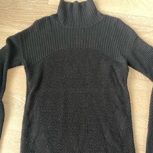 LuLu Lemon Black Turtleneck Sweater, Size 6